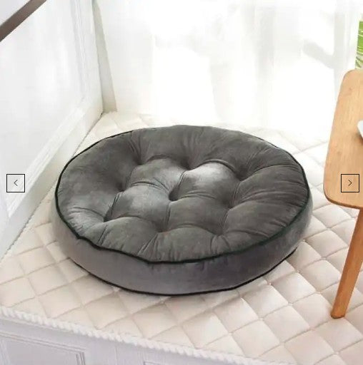 Round Shape Floor Cushion For Casual Seating In Black Color (Valvet)