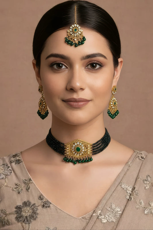 Beautiful Dark Green  Necklace Set With Pearls and Stones