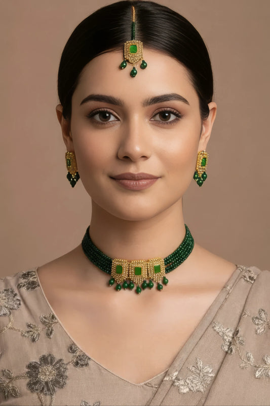 Beautiful Green  Necklace Set With Pearls and Stones